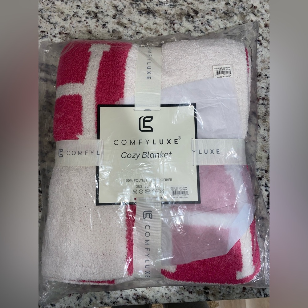 Comfy Luxe “H” Blanket